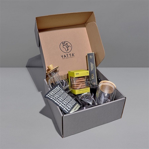 Yatta Premium Pleasures Hamper - Natural - Image 5